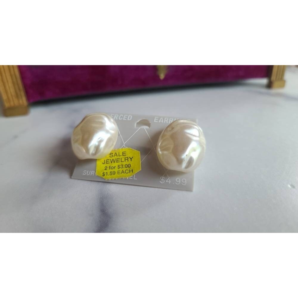 Vintage Faux Pearl Stud Earrings - Picture 7 of 10